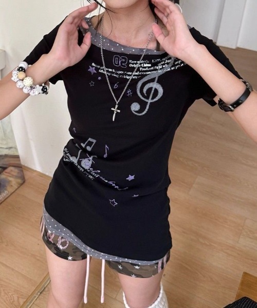 SHEPP(シープ)の「音符グラフィック×レイヤード風 アシンメトリーTシャツ(Tシャツ/カットソー・レディース・ブラック・F)」の6枚目の写真