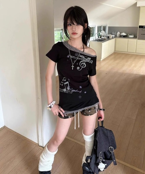 SHEPP(シープ)の「音符グラフィック×レイヤード風 アシンメトリーTシャツ(Tシャツ/カットソー・レディース・ブラック・F)」の12枚目の写真
