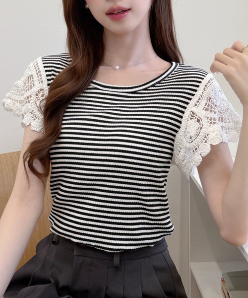Ada.(エイダ)の「かぎ針編み風 レース 袖 リブ ボーダー カットソー(Tシャツ/カットソー・レディース・レッド/グレー/ブラック・FREE)」の2枚目の写真