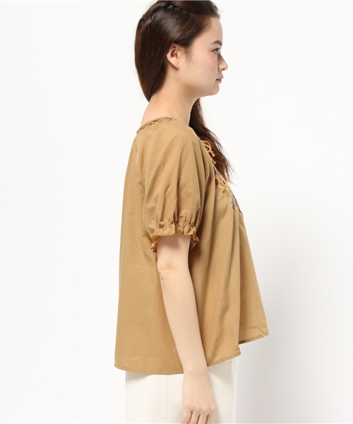 earth music&ecology（アースミュージックアンドエコロジー）の「【2016Summer】刺繍スモックプルオーバー（シャツ/ブラウス・レディース・オフホワイト/ライトブラウン/ブラック・FREE）」の5枚目の写真