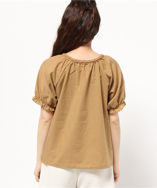 earth music&ecology（アースミュージックアンドエコロジー）の「【2016Summer】刺繍スモックプルオーバー（シャツ/ブラウス・レディース・オフホワイト/ライトブラウン/ブラック・FREE）」の6枚目の写真