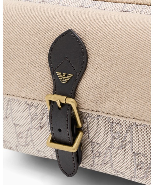 EMPORIO ARMANI（エンポリオアルマーニ）の「【エンポリオ アルマーニ】モノグラム キャンバス クロスボディバッグ バックル付き（ショルダーバッグ・メンズ・インディゴブルー/ベージュ・FREE）」の3枚目の写真
