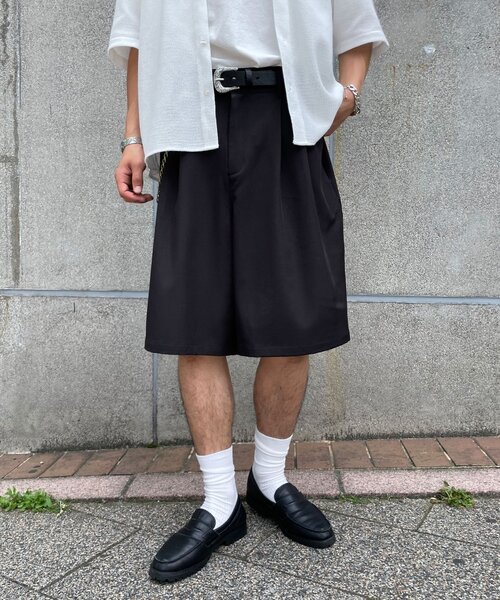 CIAOPANIC（チャオパニック）の「ワイドハーフスラックス / ショーツ（その他パンツ・メンズ・グレー/ブラック・LARGE/MEDIUM）」の2枚目の写真