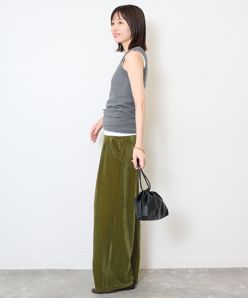 SLOBE IENA(スローブイエナ)の「ベロアリラックスパンツ(その他パンツ・レディース・ブラック/カーキ・FREE)」の4枚目の写真
