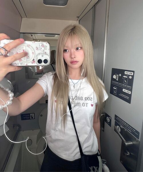 ITZAVIBE（イッザバイブ）の「502 GLITTER LETTERING T SHIRT - WHITE（Tシャツ/カットソー・レディース・その他・FREE）」の3枚目の写真