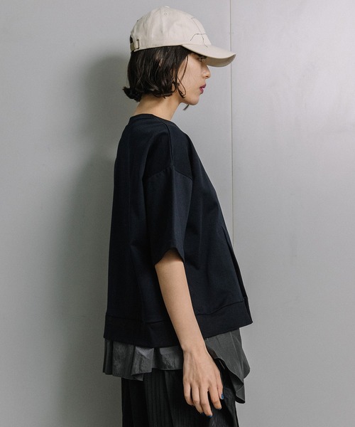 MARECHAL TERRE（マルシャルテル）の「【UVカット/接触冷感】裾フリルトップス（Tシャツ/カットソー・レディース・ネイビー/ライトグレー/チャコールグレー/ブラック・MEDIUM）」の5枚目の写真