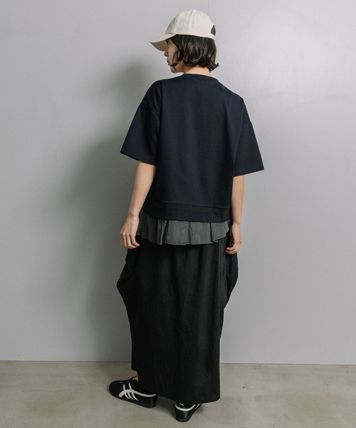MARECHAL TERRE（マルシャルテル）の「【UVカット/接触冷感】裾フリルトップス（Tシャツ/カットソー・レディース・ネイビー/ライトグレー/チャコールグレー/ブラック・MEDIUM）」の7枚目の写真
