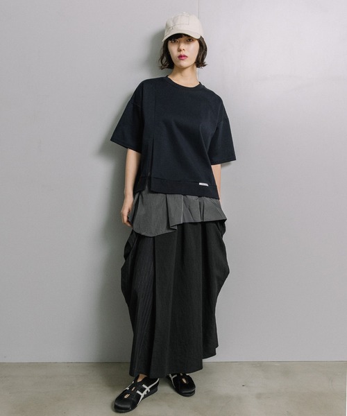 MARECHAL TERRE（マルシャルテル）の「【UVカット/接触冷感】裾フリルトップス（Tシャツ/カットソー・レディース・ネイビー/ライトグレー/チャコールグレー/ブラック・MEDIUM）」の9枚目の写真