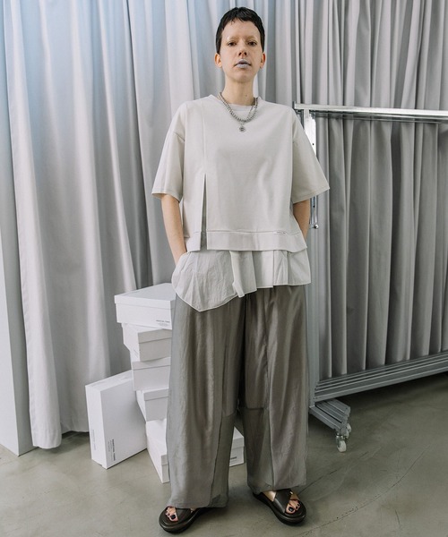 MARECHAL TERRE（マルシャルテル）の「【UVカット/接触冷感】裾フリルトップス（Tシャツ/カットソー・レディース・ネイビー/ライトグレー/チャコールグレー/ブラック・MEDIUM）」の12枚目の写真