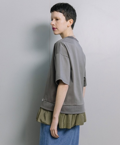 MARECHAL TERRE（マルシャルテル）の「【UVカット/接触冷感】裾フリルトップス（Tシャツ/カットソー・レディース・ネイビー/ライトグレー/チャコールグレー/ブラック・MEDIUM）」の15枚目の写真
