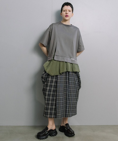 MARECHAL TERRE（マルシャルテル）の「【UVカット/接触冷感】裾フリルトップス（Tシャツ/カットソー・レディース・ネイビー/ライトグレー/チャコールグレー/ブラック・MEDIUM）」の20枚目の写真