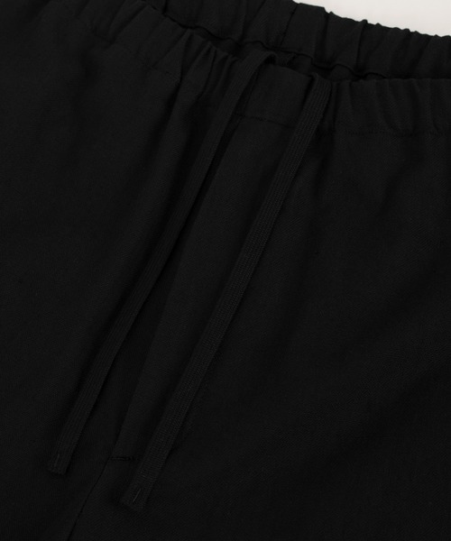 LAD MUSICIAN(ラッドミュージシャン)の「KHADI OXFORD WIDE STRAIGHT PANTS(その他パンツ・メンズ・ブラック・46/44/42)」の3枚目の写真