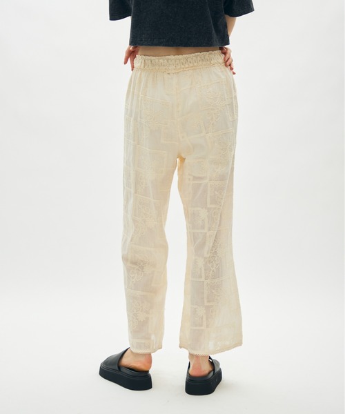 full/fill.(フルフィル)の「flower cord embroidery pants / フラワーコードエンブロイダリーパンツ(その他パンツ・レディース・ナチュラル・FREE)」の3枚目の写真