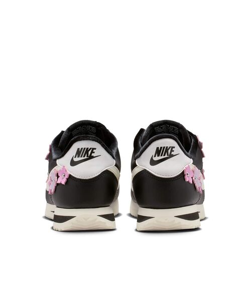 NIKE(ナイキ)の「ナイキ コルテッツ レザー ウィメンズシューズ / Nike Cortez Leather Women's Shoes IV5675-001 Black(スニーカー・レディース・ブラック・23.5/25/22.5/24.5/24/23/26/25.5)」の13枚目の写真