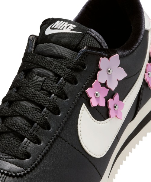 NIKE（ナイキ）の「ナイキ コルテッツ レザー ウィメンズシューズ / Nike Cortez Leather Women's Shoes IV5675-001 Black（スニーカー・レディース・ブラック・23.5/25/22.5/24.5/24/23/26/25.5）」の7枚目の写真