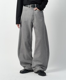 ブラックデニムバレルパンツ