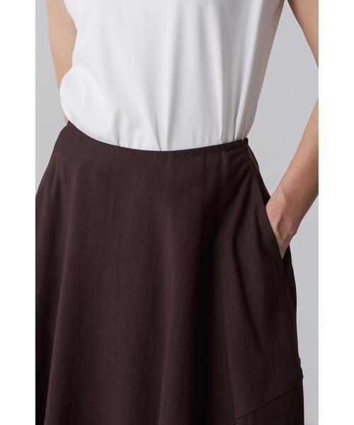 YLEVE(イレーヴ)の「YLEVE / TENCEL SKIRT(スカート・レディース・ブラック/ワイン系・0/1)」の12枚目の写真