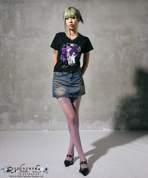 BETTY BOOP(ベティ・ブープ)の「≪Betty Boop(TM)/ベティー ブープ(TM)≫VネックTシャツ(Tシャツ/カットソー・レディース・オフホワイト/ブラック・ONESIZE)」の3枚目の写真