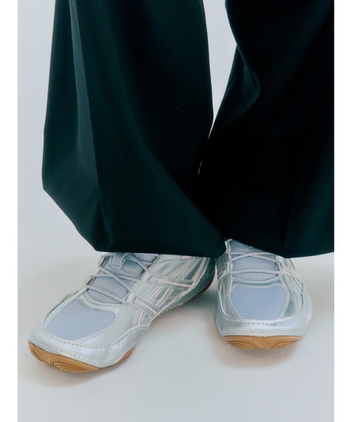 ASICS(アシックス)の「HYPERSYNC / ハイパーシンク(スニーカー・レディース・シルバー系その他・26/24/25/29/28.5/26.5/23/22.5/25.5/27/24.5/29.5/28/27.5/23.5)」の13枚目の写真