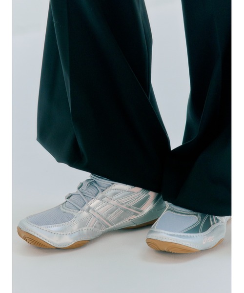 ASICS(アシックス)の「HYPERSYNC / ハイパーシンク(スニーカー・レディース・シルバー系その他・26/24/25/29/28.5/26.5/23/22.5/25.5/27/24.5/29.5/28/27.5/23.5)」の14枚目の写真