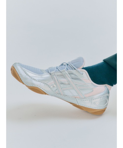 ASICS(アシックス)の「HYPERSYNC / ハイパーシンク(スニーカー・レディース・シルバー系その他・26/24/25/29/28.5/26.5/23/22.5/25.5/27/24.5/29.5/28/27.5/23.5)」の15枚目の写真