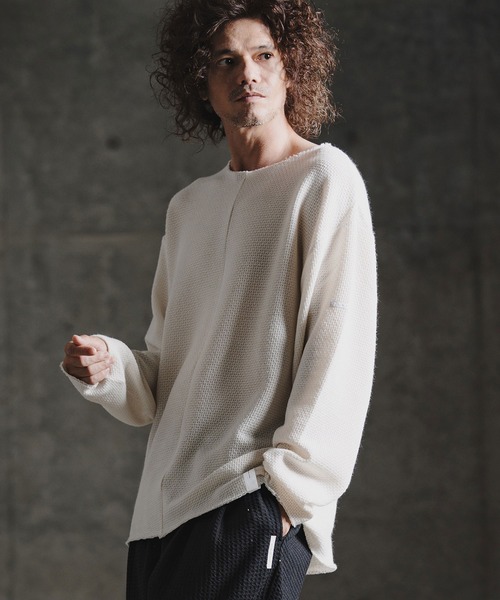 GLIMCLAP(グリムクラップ)の「mlt5757-Textured Waffle Oversized Long Sleeve Tee ロングスリーブTシャツ(211-014-gla-cg)(Tシャツ/カットソー・メンズ・ワイン/オフホワイト/チャコール/ブラック・L/M/S)」の2枚目の写真