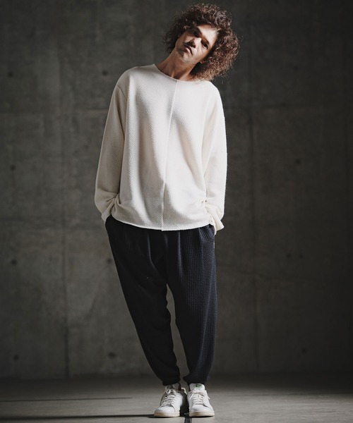 GLIMCLAP(グリムクラップ)の「mlt5757-Textured Waffle Oversized Long Sleeve Tee ロングスリーブTシャツ(211-014-gla-cg)(Tシャツ/カットソー・メンズ・ワイン/オフホワイト/チャコール/ブラック・L/M/S)」の7枚目の写真