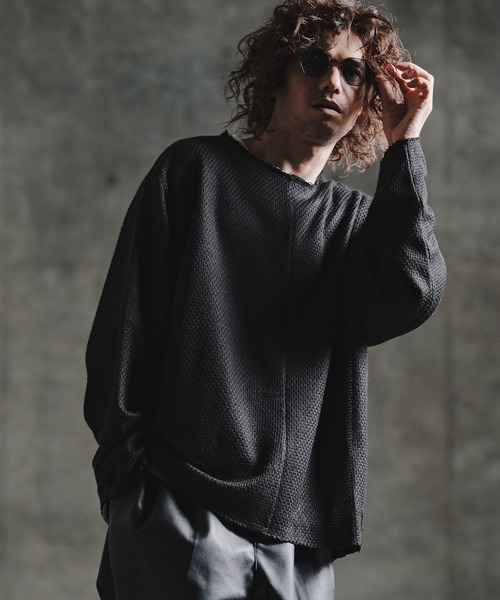 GLIMCLAP(グリムクラップ)の「mlt5757-Textured Waffle Oversized Long Sleeve Tee ロングスリーブTシャツ(211-014-gla-cg)(Tシャツ/カットソー・メンズ・ワイン/オフホワイト/チャコール/ブラック・L/M/S)」の13枚目の写真
