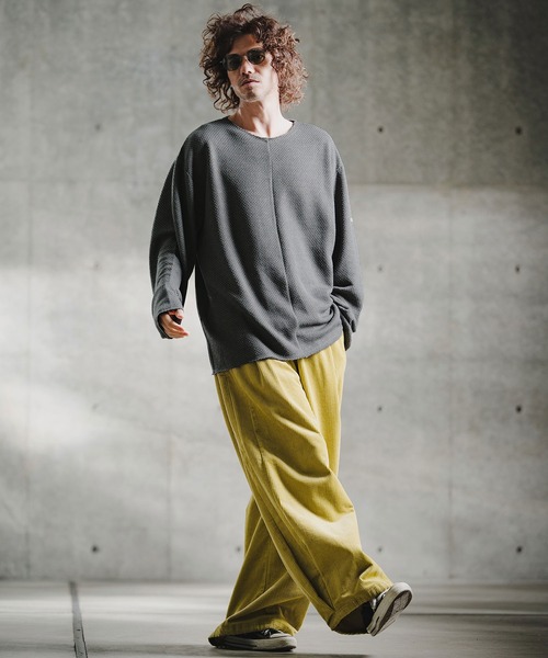 GLIMCLAP(グリムクラップ)の「mlt5757-Textured Waffle Oversized Long Sleeve Tee ロングスリーブTシャツ(211-014-gla-cg)(Tシャツ/カットソー・メンズ・ワイン/オフホワイト/チャコール/ブラック・L/M/S)」の19枚目の写真
