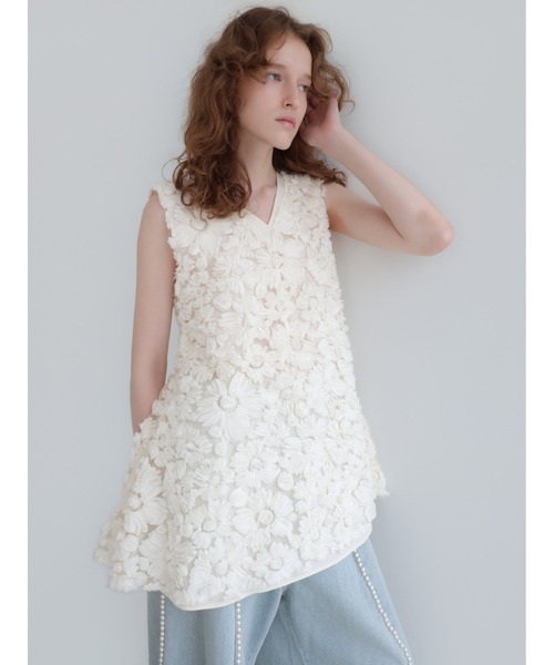 AMOMMA（アモマ）の「FLORAL TEXTURED DRESS（その他トップス・レディース・ブラック/アイボリー・FREE）」の8枚目の写真