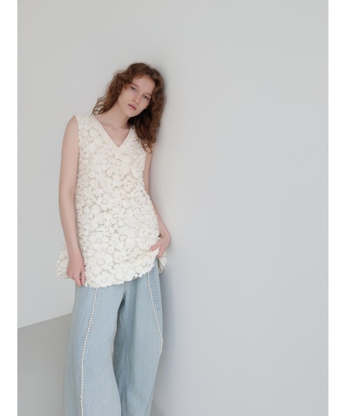 AMOMMA（アモマ）の「FLORAL TEXTURED DRESS（その他トップス・レディース・ブラック/アイボリー・FREE）」の6枚目の写真