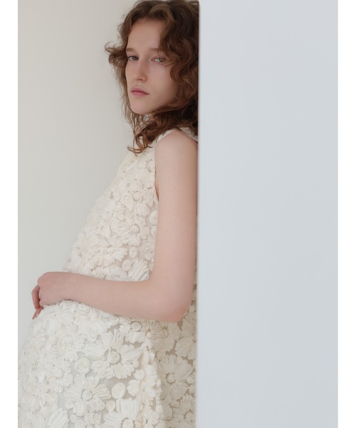 AMOMMA（アモマ）の「FLORAL TEXTURED DRESS（その他トップス・レディース・ブラック/アイボリー・FREE）」の11枚目の写真