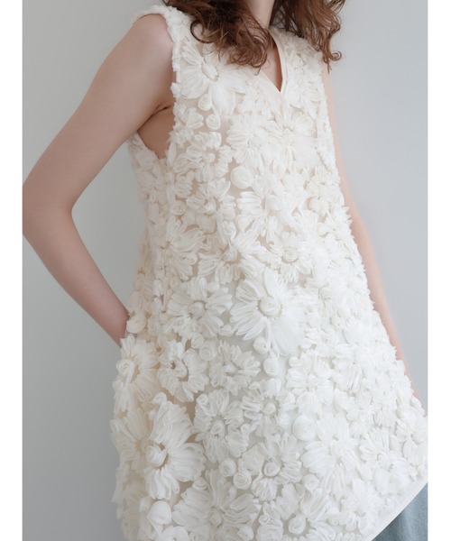 AMOMMA（アモマ）の「FLORAL TEXTURED DRESS（その他トップス・レディース・ブラック/アイボリー・FREE）」の10枚目の写真