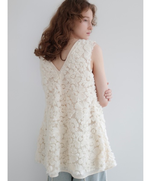 AMOMMA（アモマ）の「FLORAL TEXTURED DRESS（その他トップス・レディース・ブラック/アイボリー・FREE）」の3枚目の写真