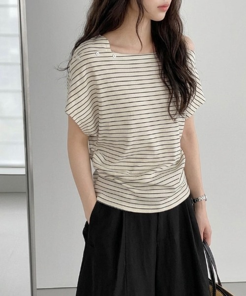 LADY LIKE（レディライク）の「ボタンデザインボーダー柄肩出しトップス（Tシャツ/カットソー・レディース・グレー/ブラック/ネイビー/ホワイト・M）」の9枚目の写真