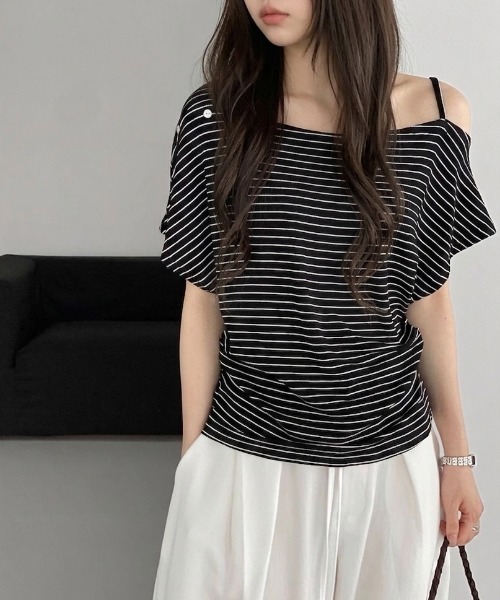 LADY LIKE（レディライク）の「ボタンデザインボーダー柄肩出しトップス（Tシャツ/カットソー・レディース・グレー/ブラック/ネイビー/ホワイト・M）」の6枚目の写真
