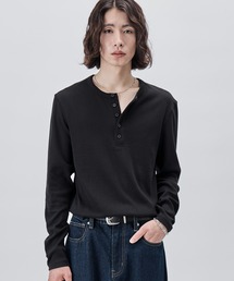 SINSS（シンス）の「Compact rib henley LS T-shirt / コンパクトリブヘンリーロングスリーブTシャツ（Tシャツ/カットソー）」