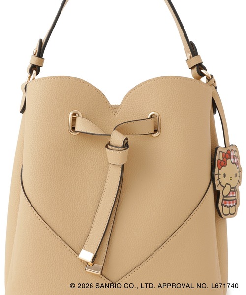sanrio(サンリオ)の「【HELLO KITTY×VIS】日焼けデザイン ハローキティハートカットバッグ(ショルダーバッグ・レディース・ベージュ・FREE)」の11枚目の写真