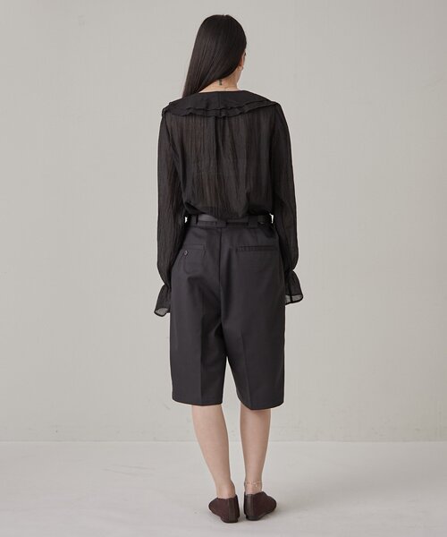 Omekashi（オメカシ）の「【裾にレザータグ付き/ウエストサイズ調整可能】チノハーフパンツ（その他パンツ・レディース・ブラック/ベージュ・36/38）」の7枚目の写真