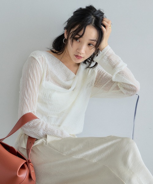 &. NOSTALGIA(アンドドットノスタルジア)の「レースドレープトップス(Tシャツ/カットソー・レディース・オフホワイト/ブラック・M)」の11枚目の写真