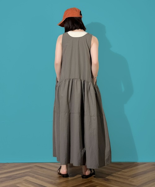 MAISON SELECT(メゾンセレクト)の「7E17 ノースリーブ ティアードフレアワンピース(ワンピース・レディース・カーキ/ベージュ/ブラック・FREE)」の17枚目の写真