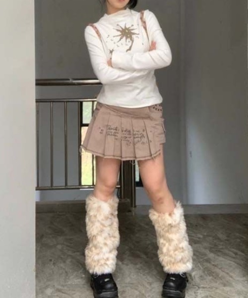 SHERU(シェル)の「タートルネックトップス ネル起毛(Tシャツ/カットソー・レディース・ブラック/ホワイト・M)」の4枚目の写真