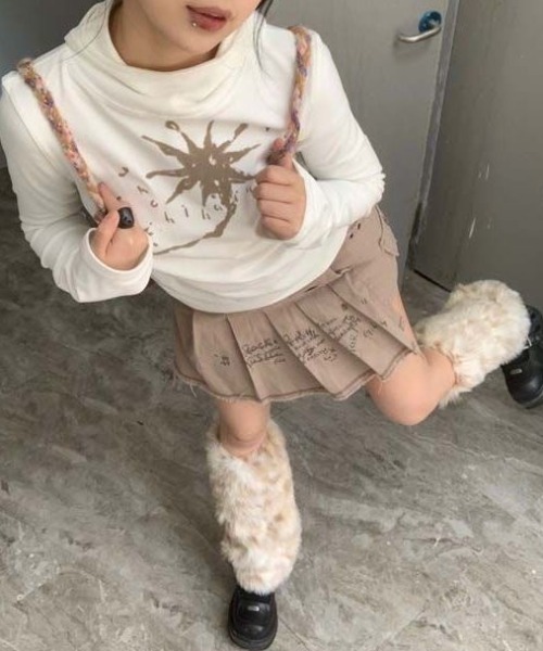 SHERU(シェル)の「タートルネックトップス ネル起毛(Tシャツ/カットソー・レディース・ブラック/ホワイト・M)」の6枚目の写真