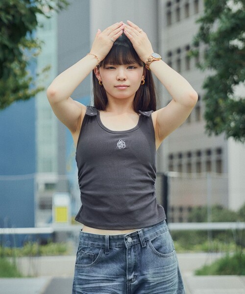 Subciety(サブサエティ)の「Metal strap tank top(タンクトップ・レディース・チャコール・FREE)」の3枚目の写真