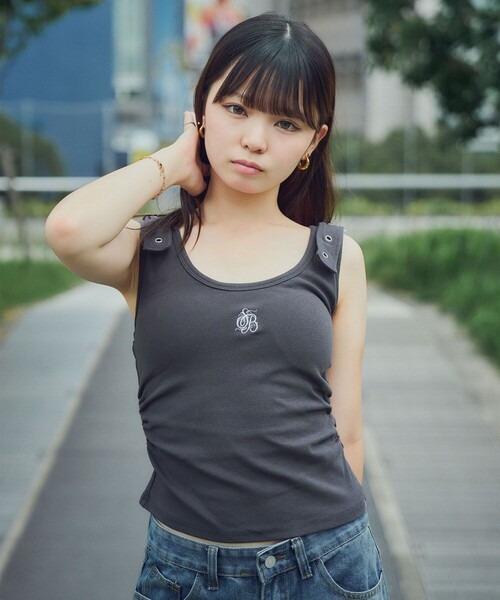 Subciety(サブサエティ)の「Metal strap tank top(タンクトップ・レディース・チャコール・FREE)」の4枚目の写真