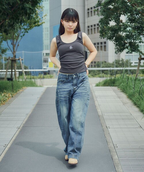 Subciety(サブサエティ)の「Metal strap tank top(タンクトップ・レディース・チャコール・FREE)」の6枚目の写真