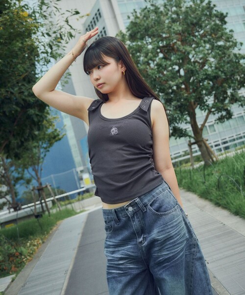 Subciety(サブサエティ)の「Metal strap tank top(タンクトップ・レディース・チャコール・FREE)」の7枚目の写真