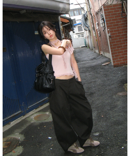 YEOMIMの「[×YOONSOAP] soft cargo bag (black)（ショルダーバッグ・レディース・その他・FREE）」の3枚目の写真