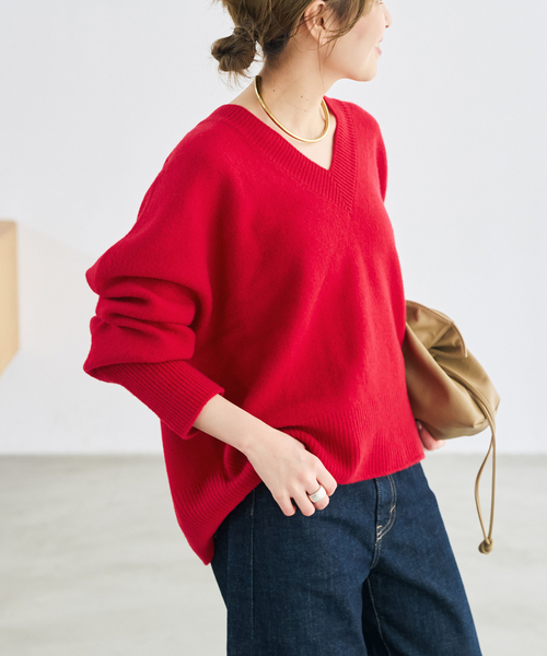 Spick & Span（スピックアンドスパン）の「クーマラムVネックプルオーバー（ニット/セーター・レディース・レッド/ベージュ/チャコールグレー/ブルー系その他・FREE）」の4枚目の写真