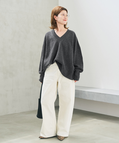 Spick & Span（スピックアンドスパン）の「クーマラムVネックプルオーバー（ニット/セーター・レディース・レッド/ベージュ/チャコールグレー/ブルー系その他・FREE）」の6枚目の写真